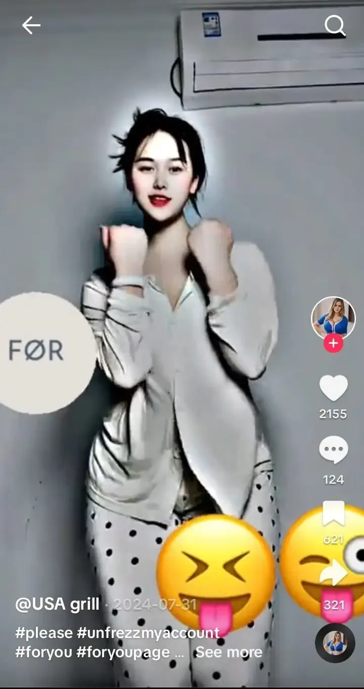 beautiful looking girl on tiktok18